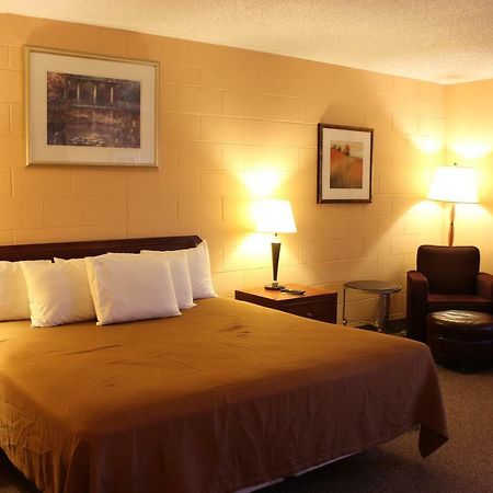 Sunlac Inn Lakota Luaran gambar