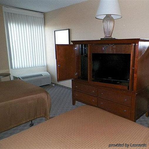 Sunlac Inn Lakota Bilik gambar