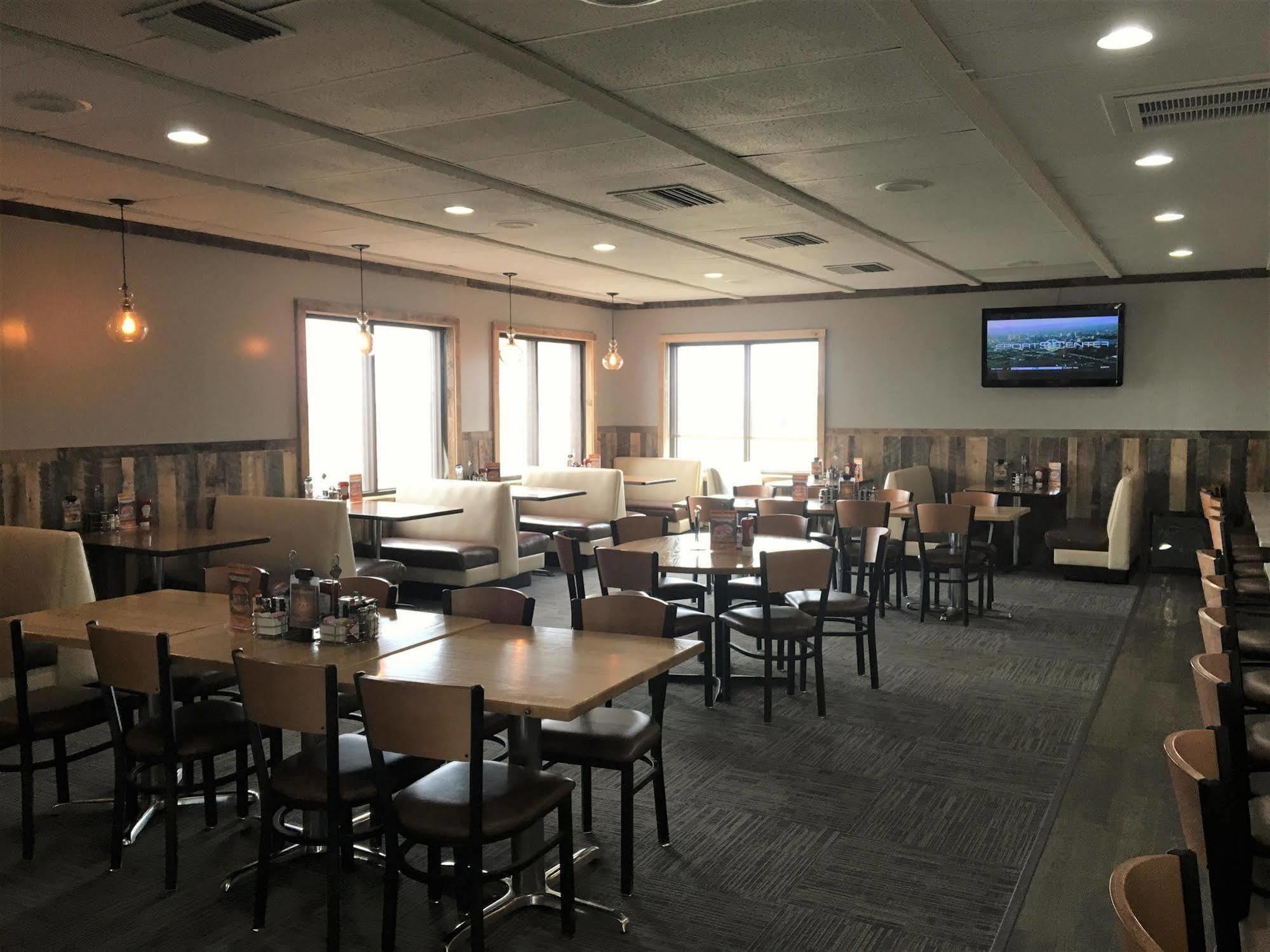 Sunlac Inn Lakota Luaran gambar