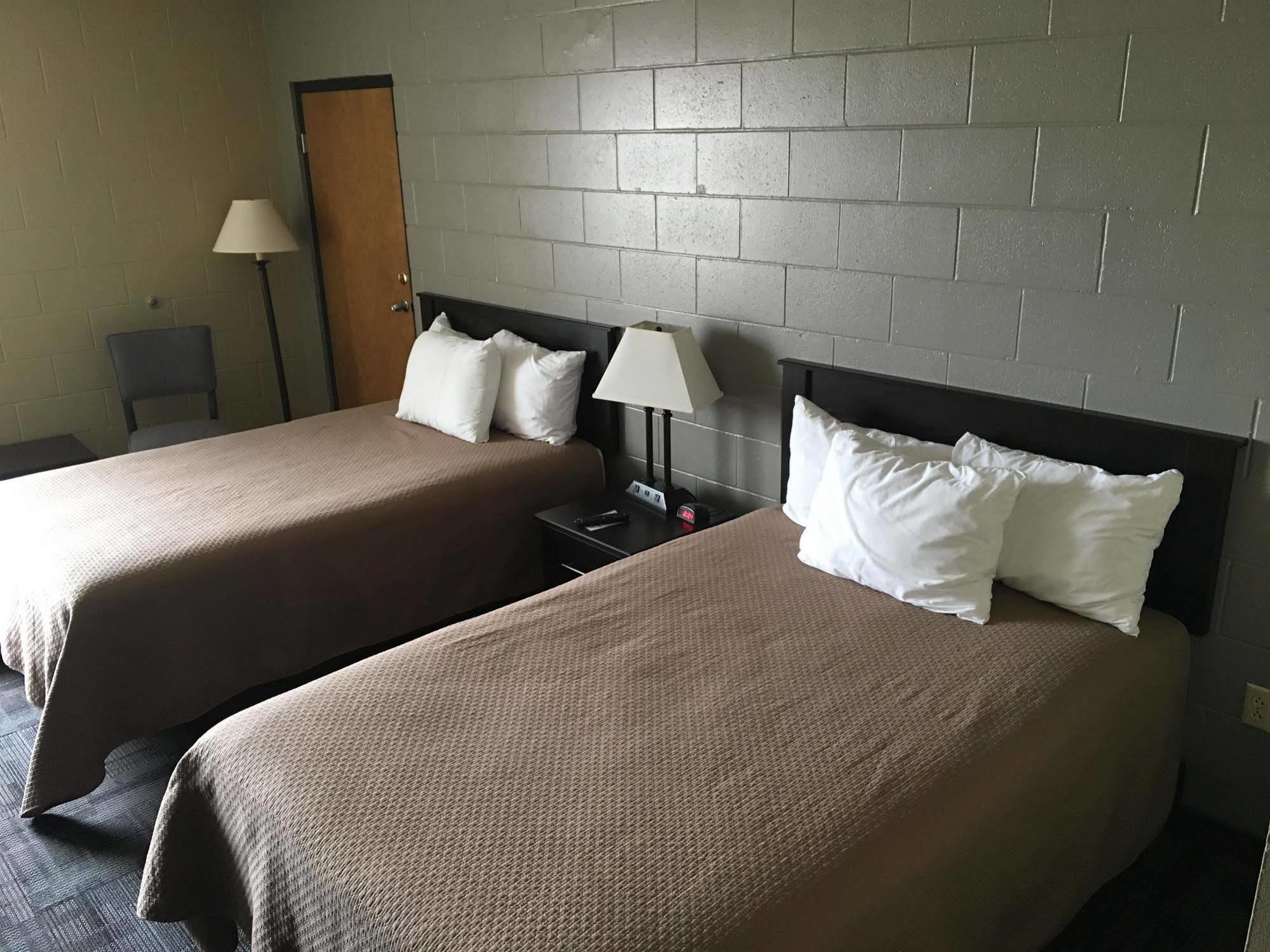 Sunlac Inn Lakota Luaran gambar